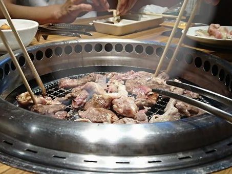 焼肉トリプルスリーの店内の写真